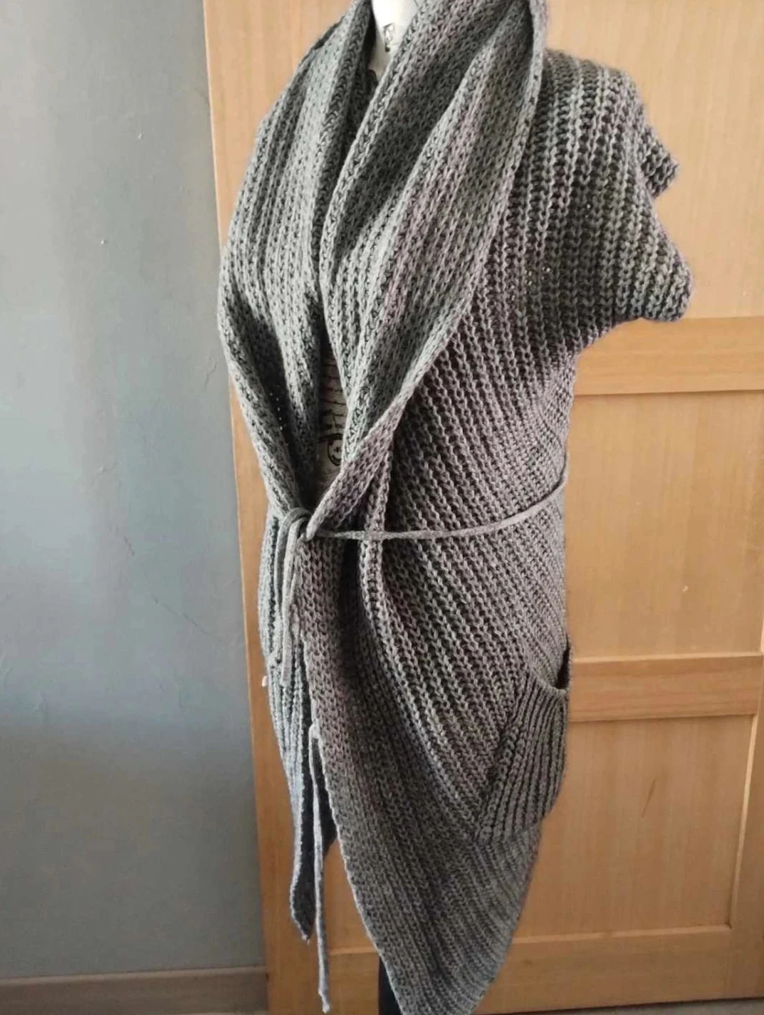 Long gilet gris grosses mailles ,manches courtes, Jacqueline Riu T2